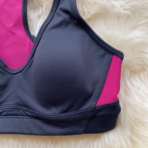 Victoria’s Secret underwire sports bra. - Picture 6 of 6